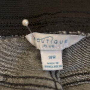 Women's Bouitque denim blend jeggings. Size 18W Black